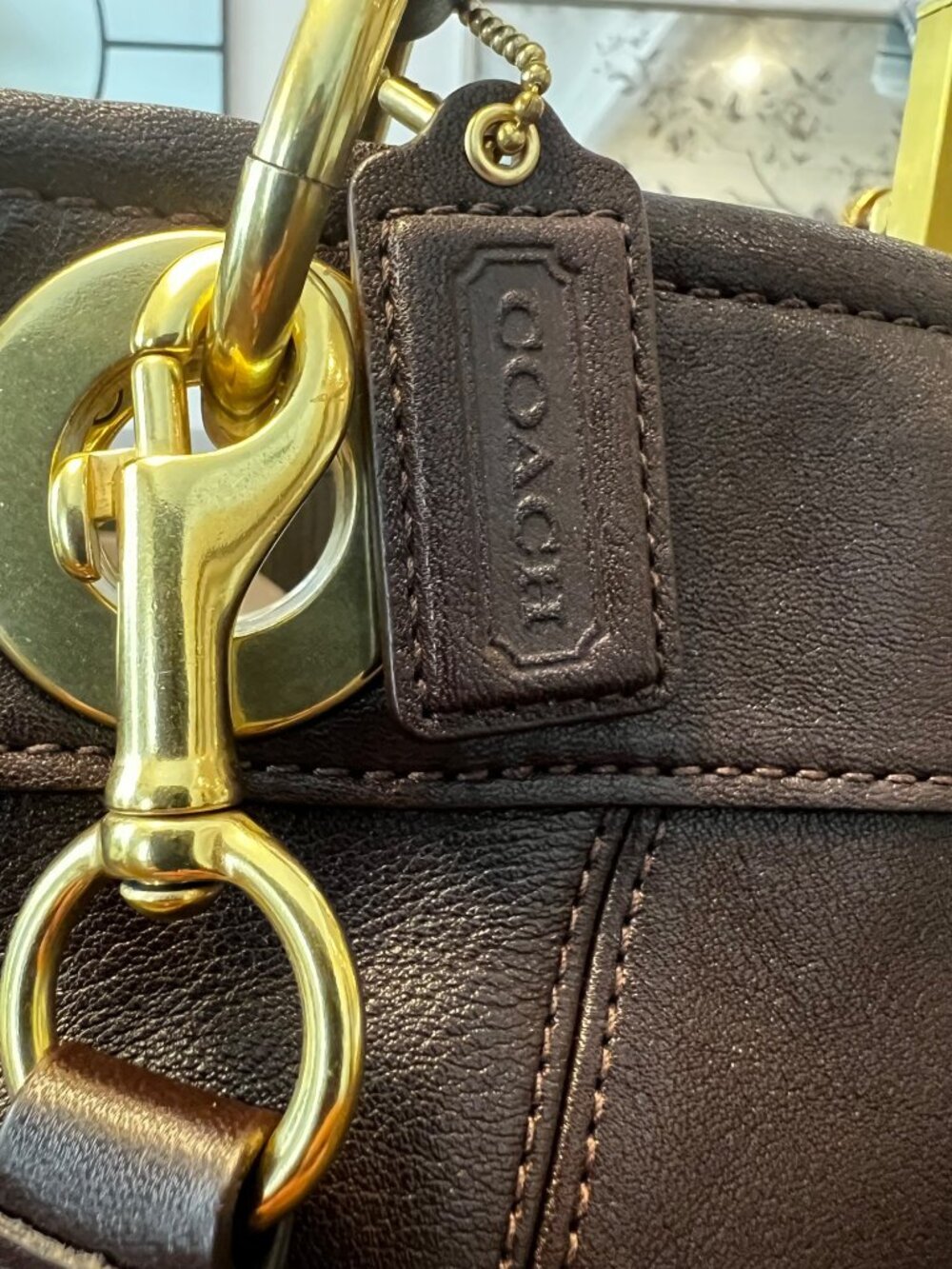 Coach Brown Leather Pleated Shoulder Bag With Gold Hardware & Removable Strap - Picture 3 of 13